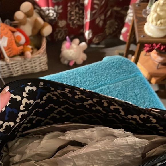 Stylish Blue and Black Quilted Shoulder Bag - Picture 6 of 6